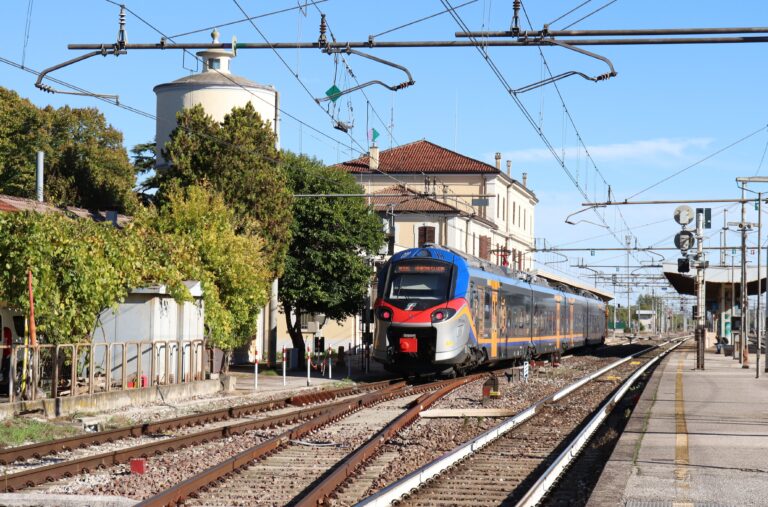 ETR 104 098 Stazione Di Castelfranco Veneto TV 5 Novembre 2022 Di