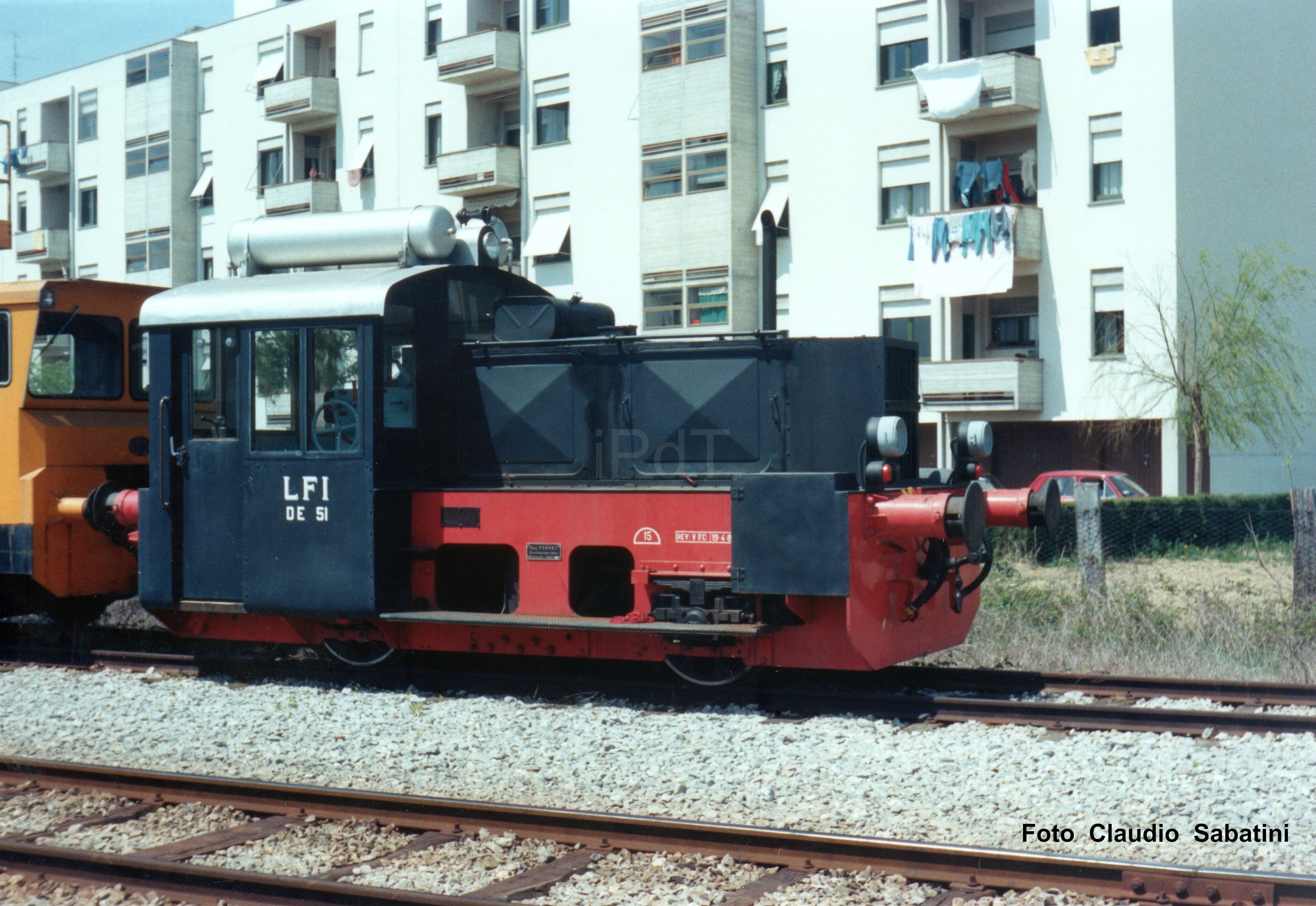 LFI Arezzo Pescaiola aprile 1987 loco DE 51 . il Portale dei Treni