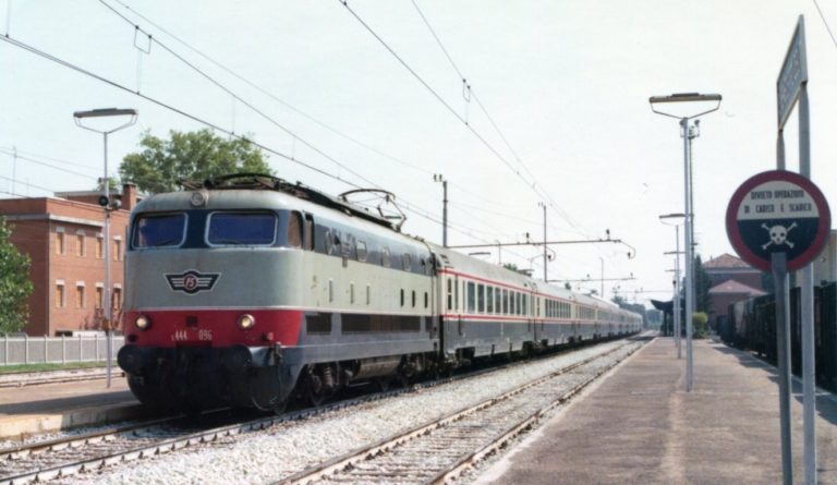 E.444.096 – San Benedetto del Tronto – 10 settembre 1974 – il Portale