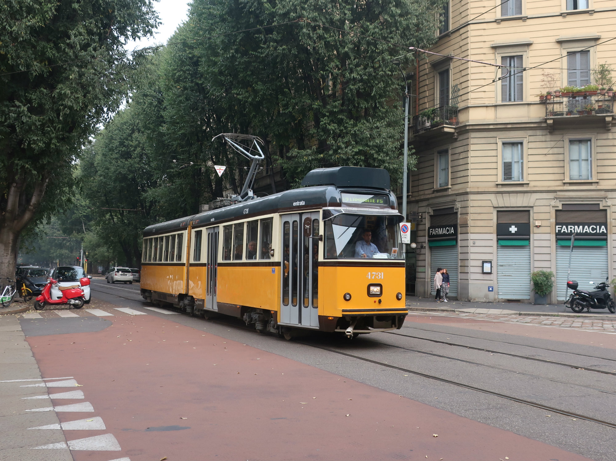 Una nuova vita per i tram 4700: primi giorni di servizio della vettura 4731  :: Segnalazione a Milano