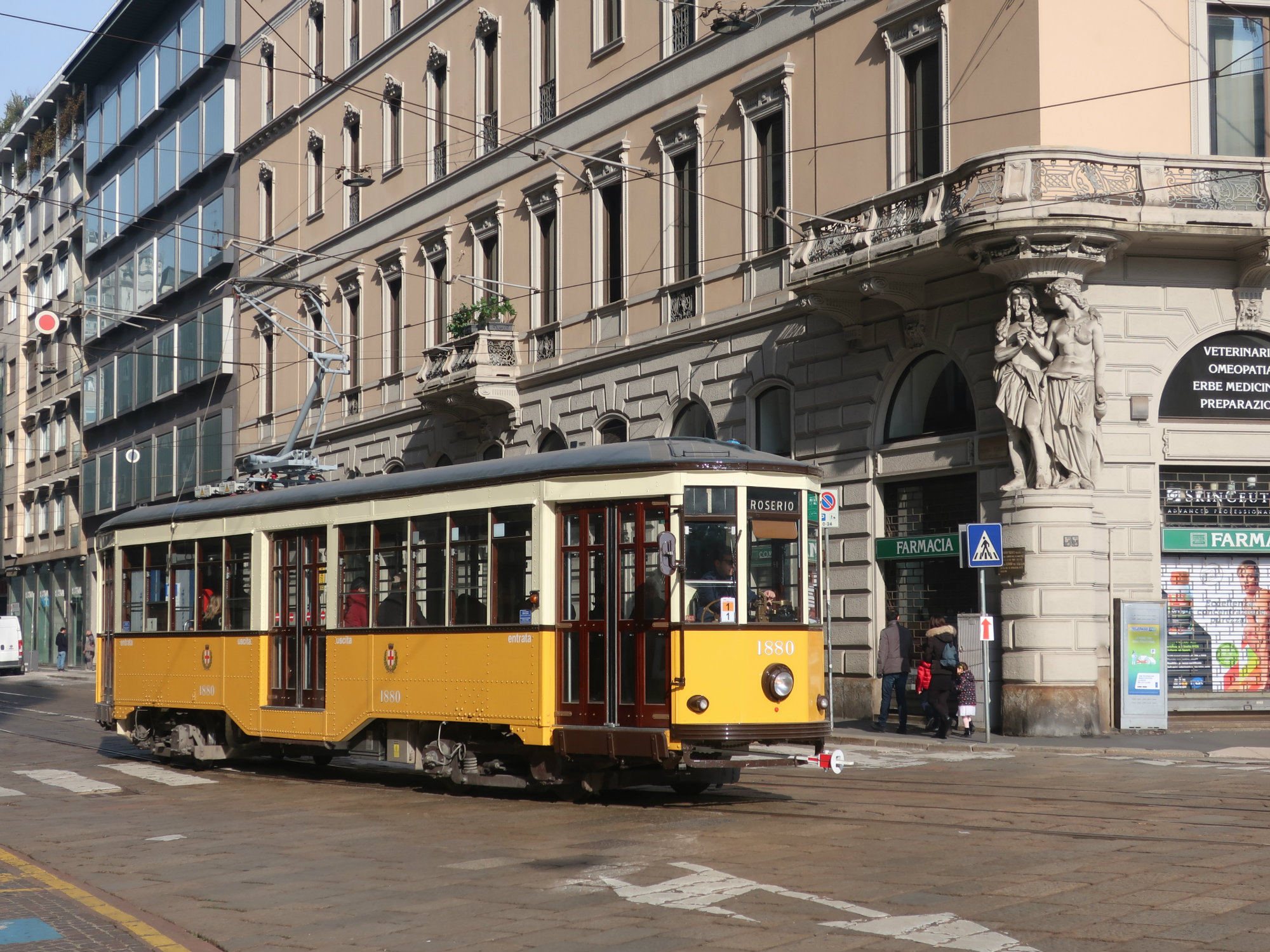 Atm 10 Milano Piazza Cavour 2 Febbraio Di Guido Catasta Il Portale Dei Treni