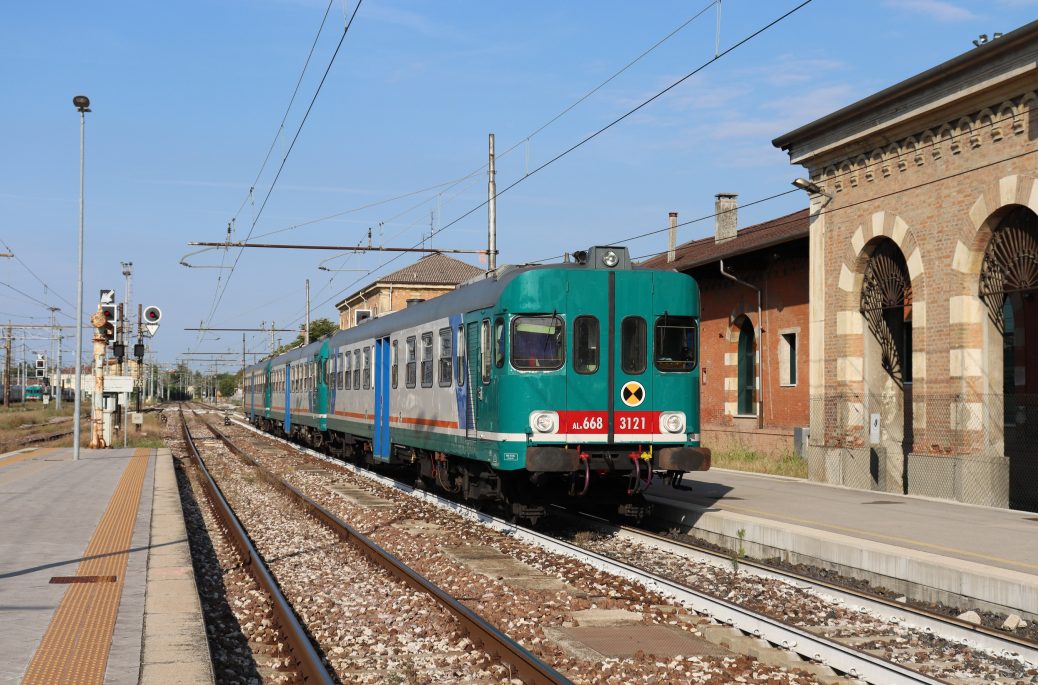 Aln Aln Xxx Aln Stazione Di Treviso Centrale