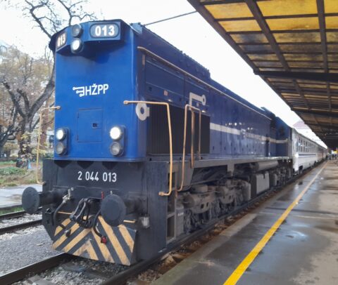 HŽ PP/Ferrovie Croate Trasporto Passeggeri/ 2044…013 – Stazione di Zagabria Centrale, Croazia – 20 Novembre 2024 di Tomas